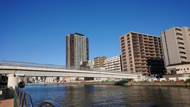 写真18．ドーム前歩道橋：木津川右岸下流側から撮影