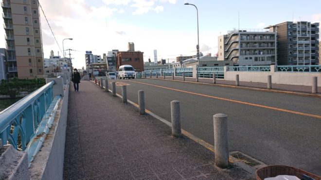写真24．千代崎橋の舗装面