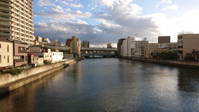 写真44．木津川橋から下流を臨む