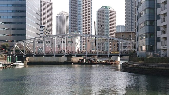 写真18．亀島川右岸上流側から見た南高橋
