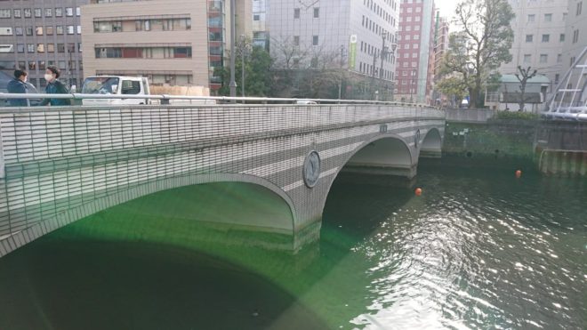 写真９．日本橋川左岸上流側から見た湊橋