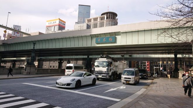 写真36．日本橋の舗装面