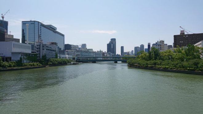 写真37．川崎橋から下流を臨む